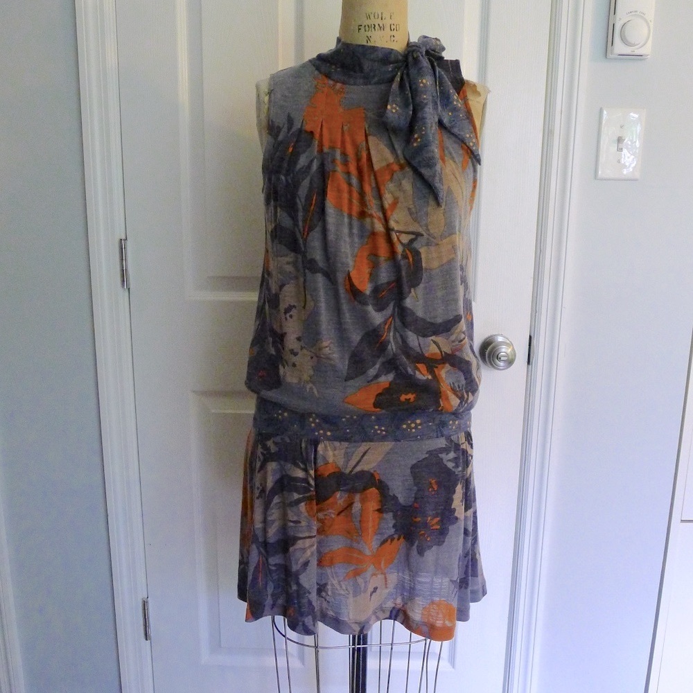 {Essential Antwerp} Vintage Collection Dress - Sz M